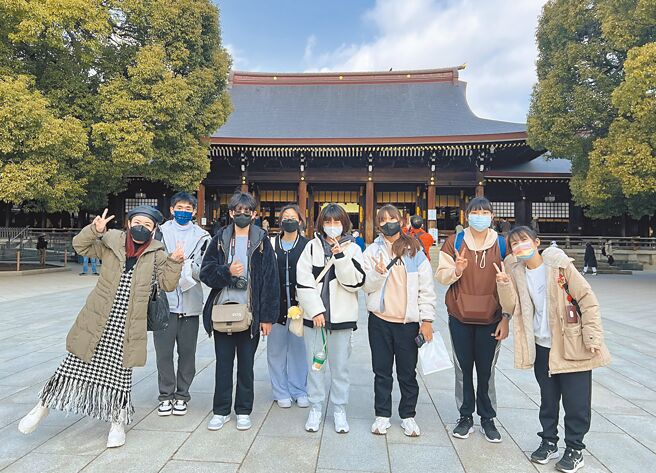 教育部國教署表示，將重啟因疫情中斷3年的國際教育旅行。圖為新北市貢寮實驗國中學生自主規畫日本遊學參訪行程。（新北市府教育局提供）
