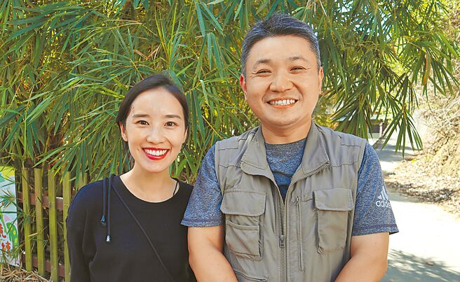 邱志威和蔣人同夫婦成立「淘氣小農」品牌，全力推廣自然農法，夫妻倆當起快樂茶農。（陳世宗攝）