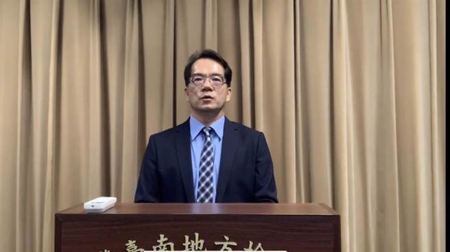 台南地检署侦办正副议长贿选案，今天侦查终结对邱莉莉等10人提起公诉。(曹婷婷摄)