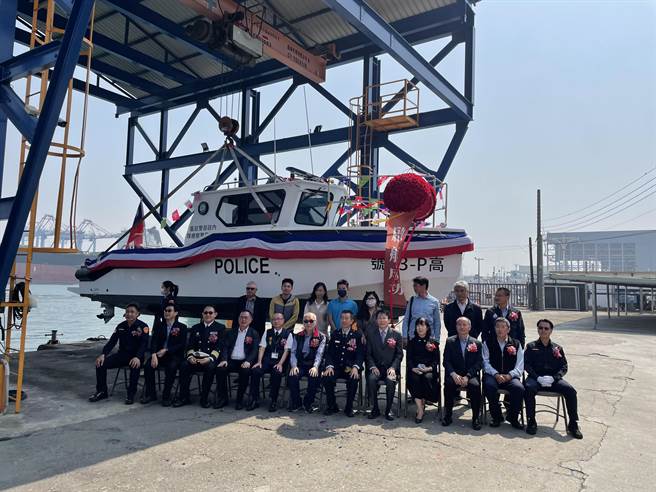 高雄港务警察总队新造「高P63」号警艇今日启用。（洪靖宜摄）