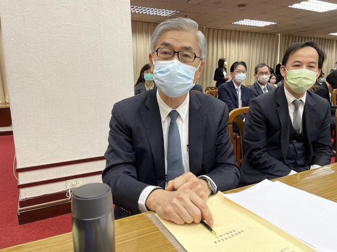 （金管会主委黄天牧（左）。图／魏乔怡）