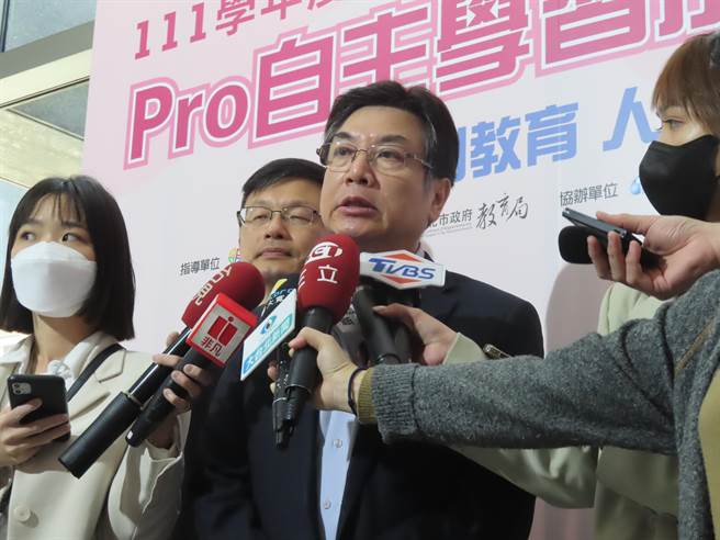 新北市副市长刘和然表示，会议内容是要提醒事务官行政中立。（叶德正摄）