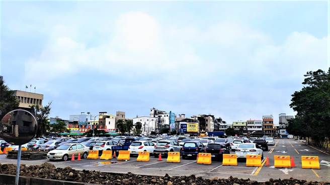 苗农旧校区由苗市公所活化改建为公有停车场。（李京升摄）