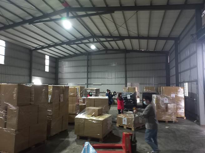 沈嫌存放私菸之隐密厂房。(市府提供／蔡依珍桃园传真)