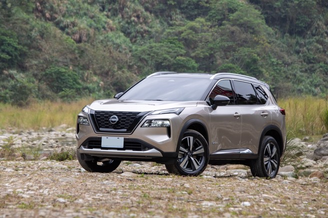 NISSAN X-TRAIL e-POWER运用「毋需充电，探索无限」的设计理念，展现「技术日产 智行未来」的品牌精神。（陈大任摄）