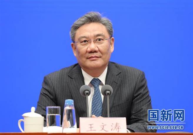 大陆扩大消费要确保全年消费活动不断，形成波浪式消费热潮。（国新网）