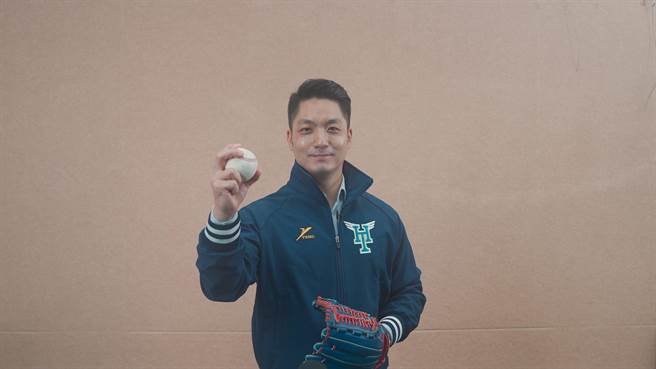 2023經典賽直播派對在台北，台北市長蔣萬安相揪一起看球挺中華。（北市體育局提供／張芷瑜台北傳真）