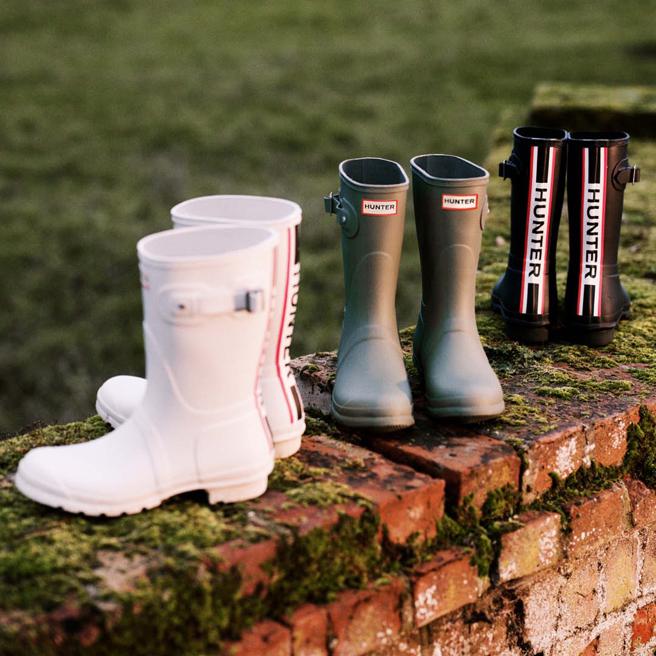 宏匯广场新引进英伦经典雨靴品牌Hunter。（宏匯广场提供）