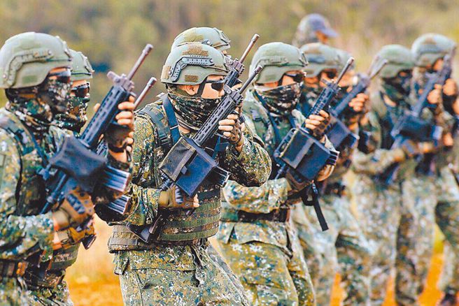 《全动法》不但引发青年上战场疑虑，还有扩权干预媒体之嫌，被质疑是中介法借尸还魂。（示意图／本报系资料照）