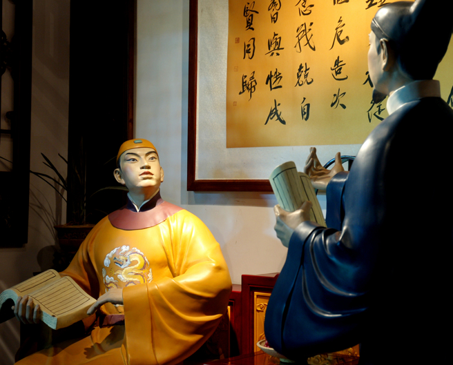 唐朝的規矩很多，特別是稱呼，要是搞錯了，輕則鬧個大笑話，讓對方沒面子；重則引起對方的報復，終結你的職業生涯。當然了，如果犯了皇帝的忌諱，就得頂個「大不敬」的罪名，杖刑一百、流放千里，甚至滿門抄斬也是有可能的。(示意圖/shutterstock)