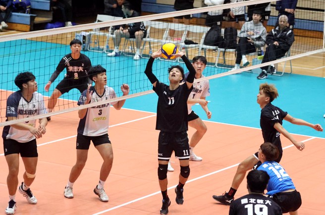 国北教大举球员周子扬（中）希望能再度助队高举UVL冠军杯。（大专体总提供）