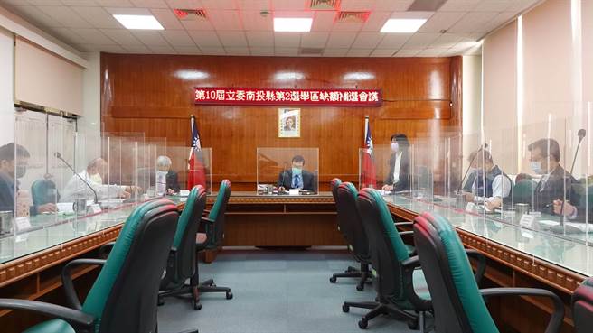 检察总长邢泰钊2日赴南投地检署召开「立委补选联合查察会议」(最高检提供)