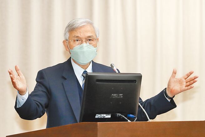 央行总裁杨金龙昨赴立法院财委会进行业务报告并接受质询。（刘宗龙摄）