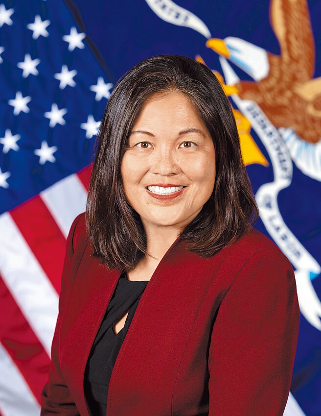 美國總統拜登提名現任勞工部副部長蘇維思出任勞工部長。（摘自美國勞工部網站）