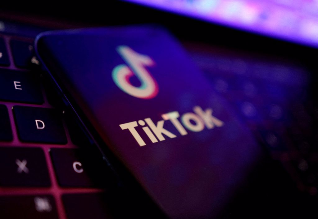 报告指出，美国成年人花在短影音分享应用程式TikTok的时间，已接近用于串流平台巨人Netflix的时间。（图／路透社）(photo:ChinaTimes)