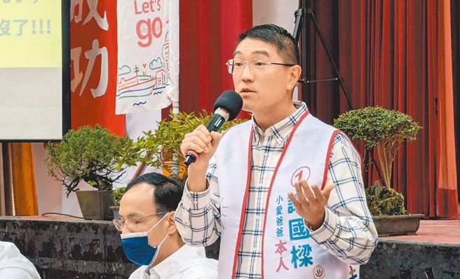 助选员趁宫庙活动送面纸 谢国梁衰挨告贿选（本报资料照）