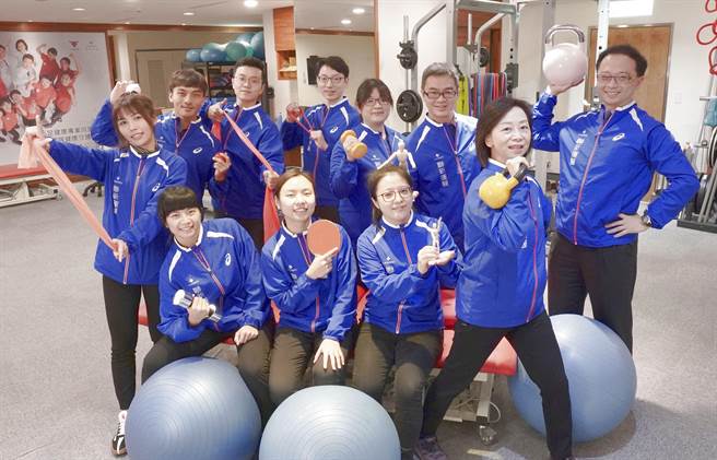 联新国际医院运动医学中心团队。（联新国际医院提供／蔡明亘桃园传真）