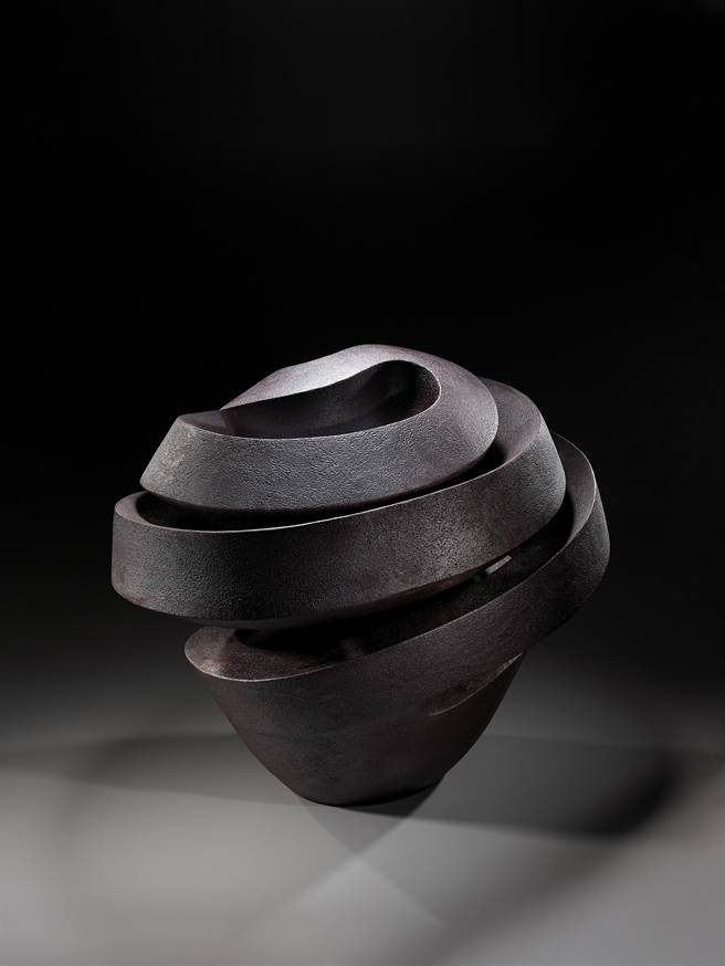 苗栗县政府文观局邀请陶艺家赖羿廷举行个展。（苗栗县政府提供／谢明俊苗栗传真）