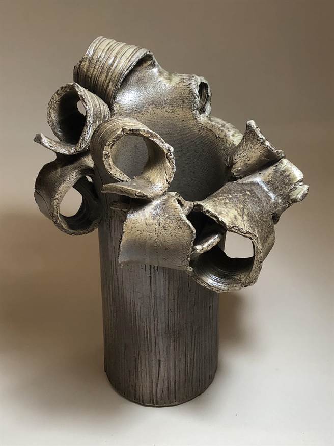 文观局与苗栗县柴烧陶艺创作协会合办「燚伙人」会员作品联展。（苗栗县政府提供／谢明俊苗栗传真）