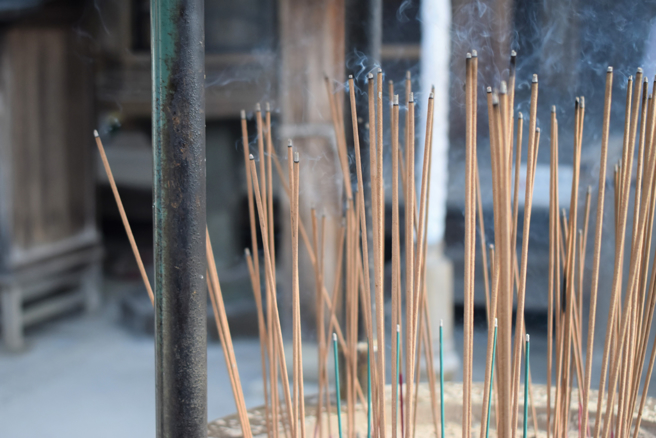 不少人认为宫庙附近会「聚阴」，高宏寓直言，不用因此畏惧，好兄弟并不这么令人害怕。（示意图／Shutterstock）