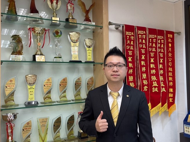 简郁君表示，永庆房屋以具体诚实服务和承诺，展现房仲业界中最重要的「诚实」价值、以及捍卫消费者权益的决心。(图/永庆房屋提供)