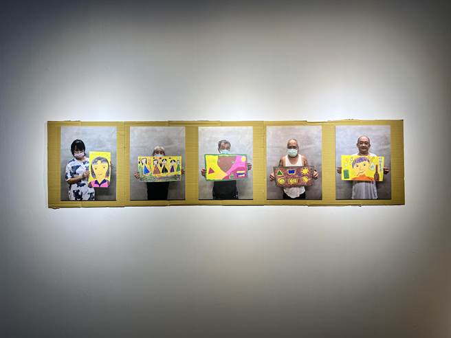 艺术家陈冠颖与竹安公益慈善服务协会合作，举办「无家者」绘画工作坊，呈现作品《那些被遗忘的美》。（王惠慧摄）