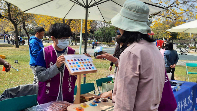 中臺科技大學視光系辦理視覺能力競賽。(照片/中臺科大提供)