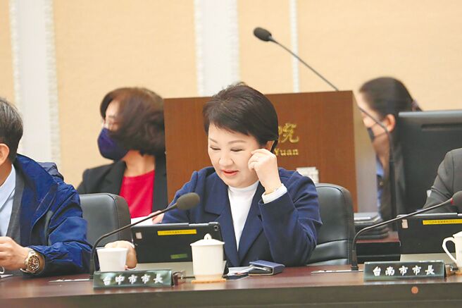 针对交通部提出的通勤通学方案，台中市长卢秀燕表示，她上周在行政院会提出扩大区域范围至8个县市，已获得中央正面回应。（台中市府提供／林欣仪台中传真）