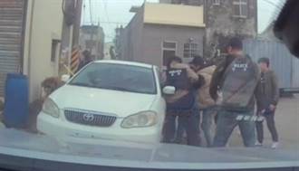 北市警飛象過河嘉義抓槍 嫌犯拒下車被破窗活逮