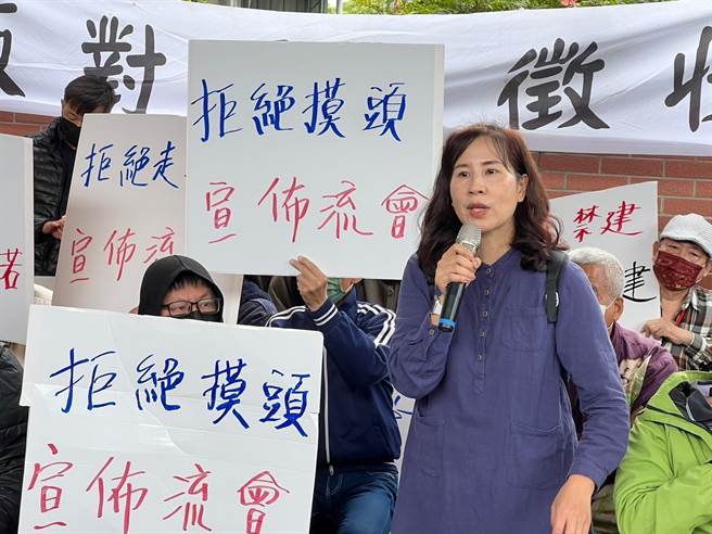 台北市政府今上午拟于社子岛举办申请剔除区段徵收说明会，社子岛自救会到场杯葛。（李奇叡摄）