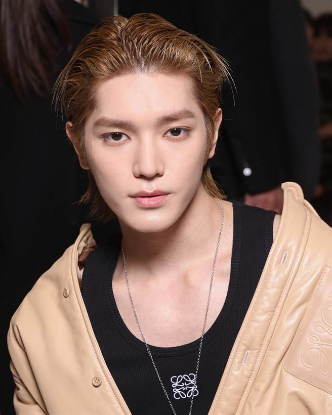 NCT成员李泰容现身Loewe巴黎秀场。（Loewe提供）