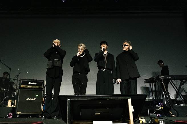 U：NUS高胥崴（左起）、吴昱廷、蔡承佑、高有翔近来展开巡迴演唱会。（滚石唱片提供）