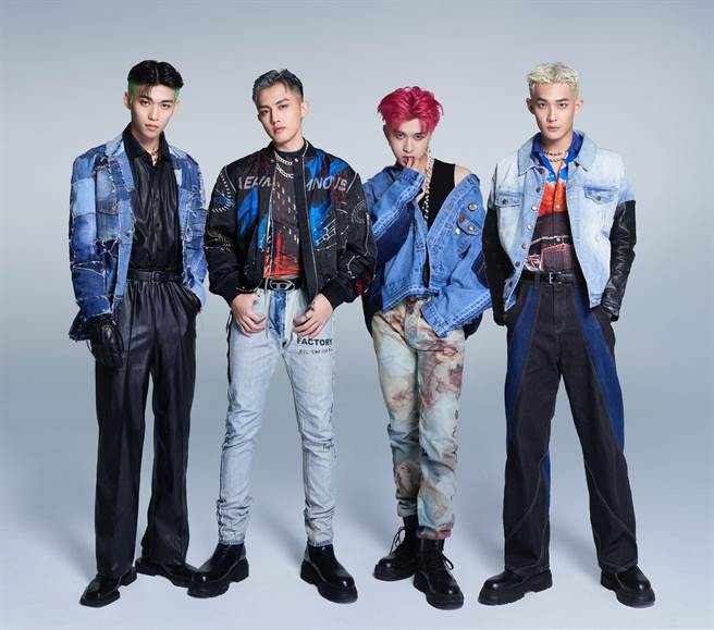 U：NUS蔡承佑（左起）、高有翔、吴昱廷、高胥崴人气超夯。（滚石唱片提供）