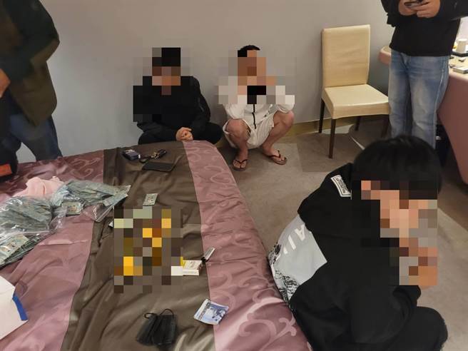 詹男等人集資買毒咖啡包，遭警循線逮捕。（警方提供）