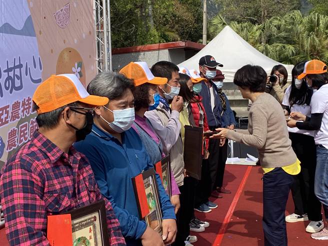 台东县东河乡农会农民节活动今天在东河乡都兰文创园区登场。（蔡旻妤摄）