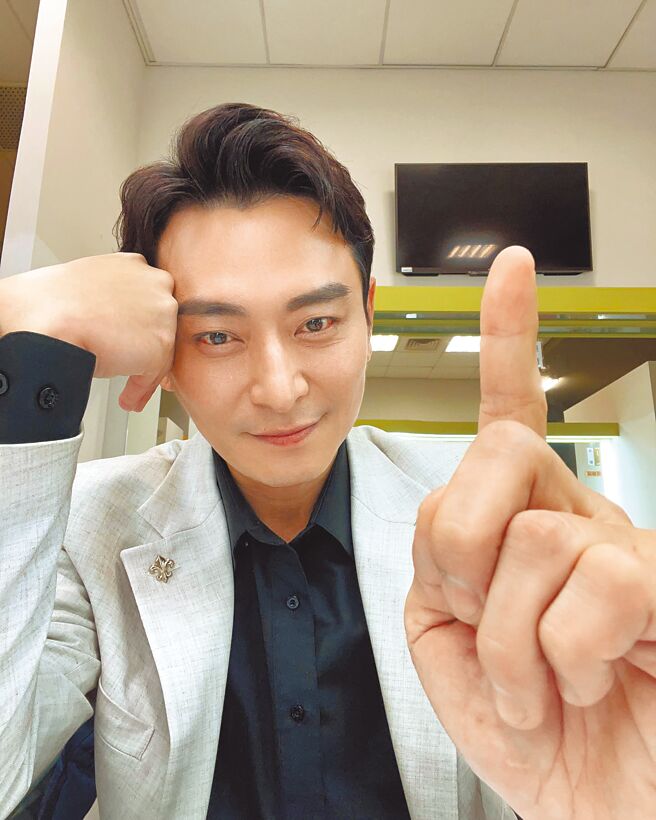 陈冠霖昨日大动作发文反击前妻。（摘自脸书）