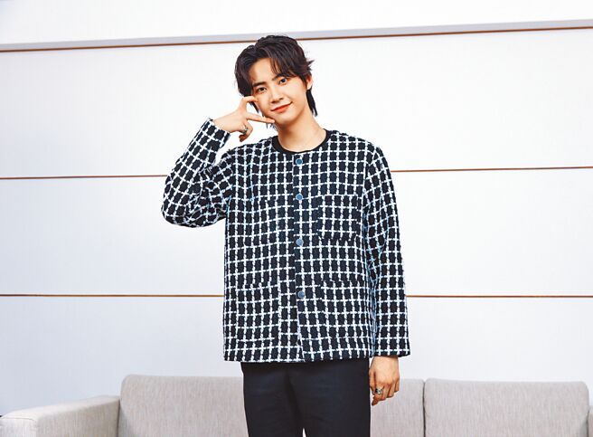 李镇赫昨受访时有问必答，展现超强亲和力。（罗永铭摄）