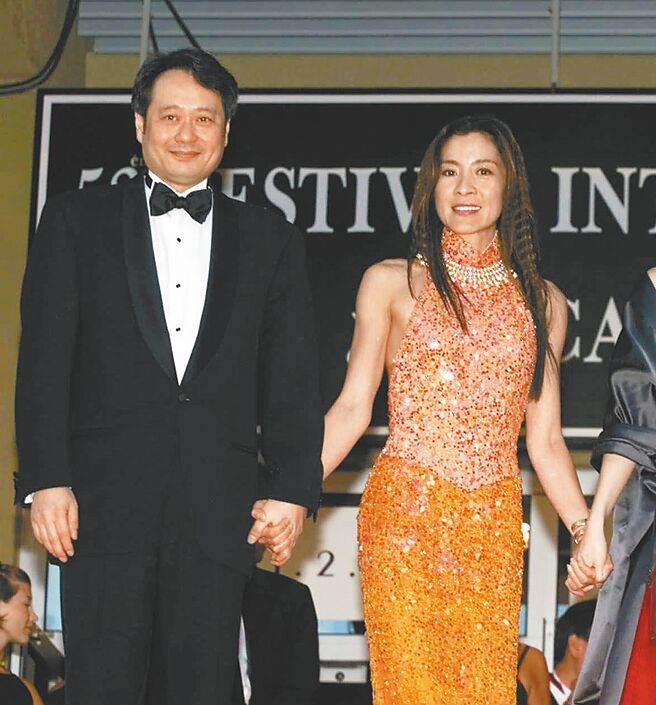 杨紫琼（右）和李安合作《卧虎藏龙》，让她再度被好莱坞看见。（美联社）