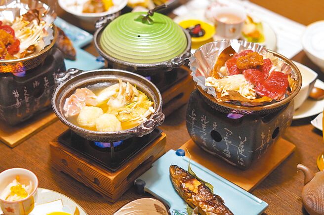 小安峡大喷汤附近的温泉旅宿「汤之宿元汤俱乐部」，有富在地特色的美味会席料理晚餐。（何书青摄）