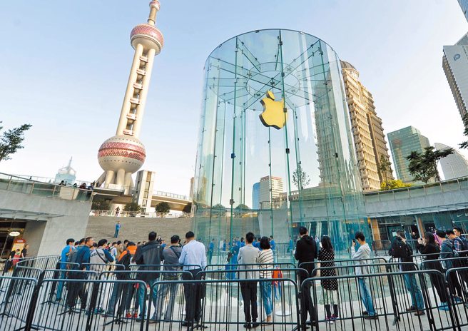 上海浦东一家苹果手机门市。（示意图/资料照片）