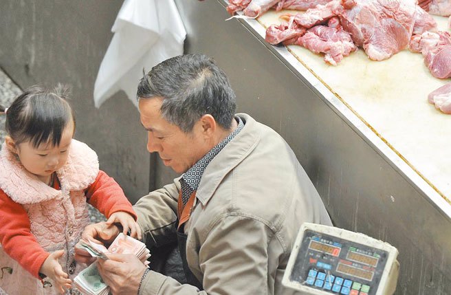 国务院总理李克强坦言当前发展面临诸多「困难挑战」。(示意图/资料照片)