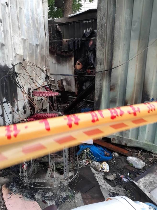 赖男连续两次丢掷汽油弹纵火。（民眾提供／李京升苗栗传真）