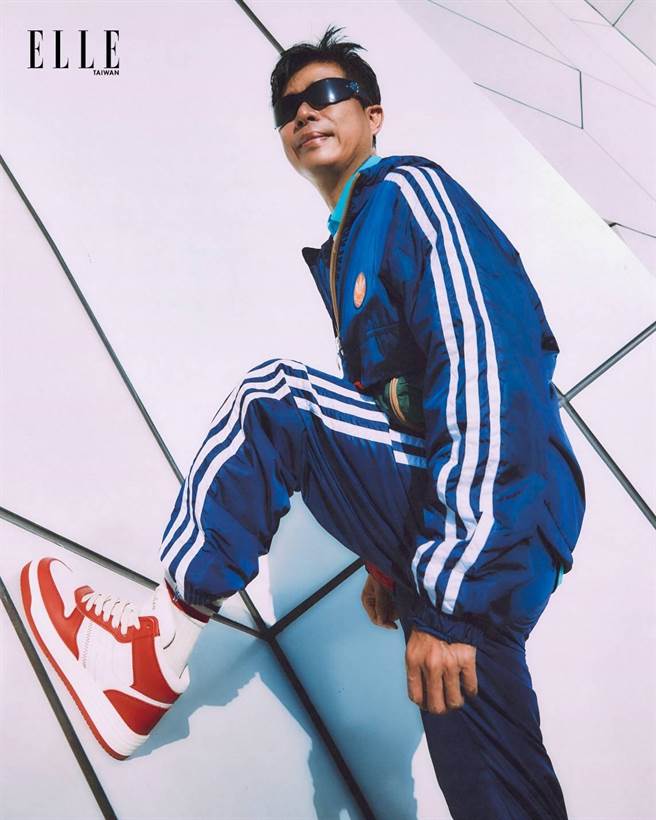 ELLE Run with Style 风格路跑今年首度到高雄举办，高雄市长陈其迈接受主办单位知名国际时尚杂志ELLE专访，并献出时尚杂志拍摄处女秀，协助此次路跑赛事宣传。（《ELLE》国际中文版杂志提供／洪浩轩高雄传真）