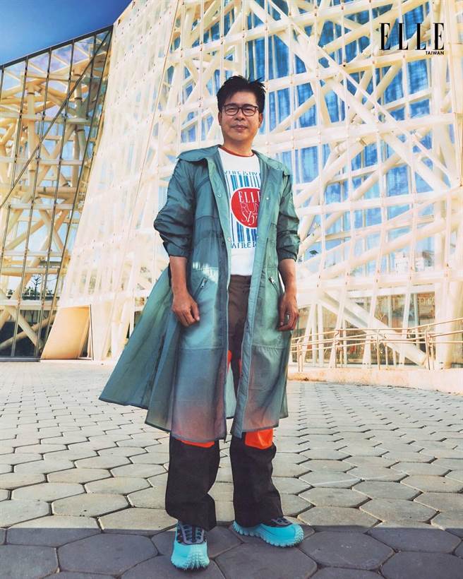 ELLE Run with Style 风格路跑今年首度到高雄举办，高雄市长陈其迈接受主办单位知名国际时尚杂志ELLE专访，并献出时尚杂志拍摄处女秀，协助此次路跑赛事宣传。（《ELLE》国际中文版杂志提供／洪浩轩高雄传真）