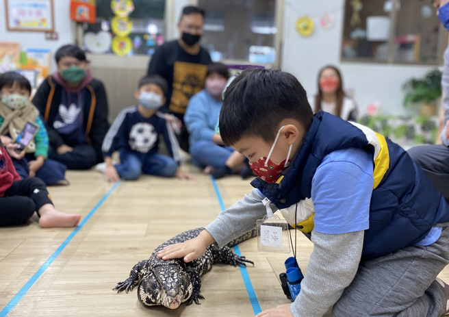 面对室内口罩政策松绑，外界担心恐酿校园霸凌与歧视，新竹县校长们表示不担心。（民眾提供/邱立雅竹县传真）