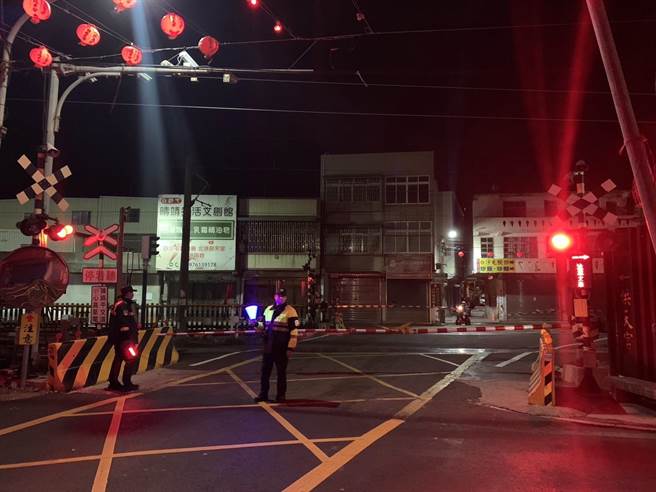 铁警加派人力疏导交通。（铁路警察局台中分局提供／李京升苗栗传真）