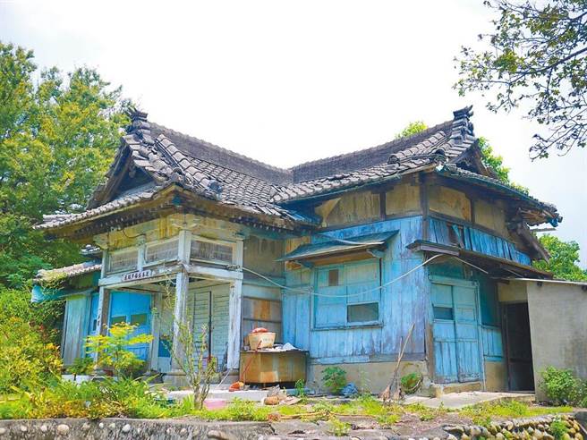 社務所因為占用戶問題遲遲無法修復。（苗栗縣政府提供／李京昇苗栗傳真）