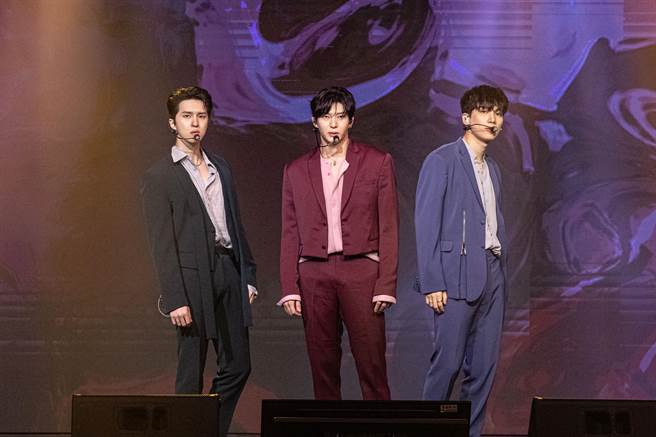 KEN（左起）、LEO、HYUK在台演出，看到久违的台湾粉丝不断说着感动。（ON INN ASIA提供）