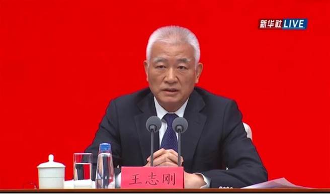 大陆科技部长王志刚以足球明星梅西作巧喻，坦言大陆要达到ChatGPT的效果，可能还有工作要做。（翻摄自新华社）