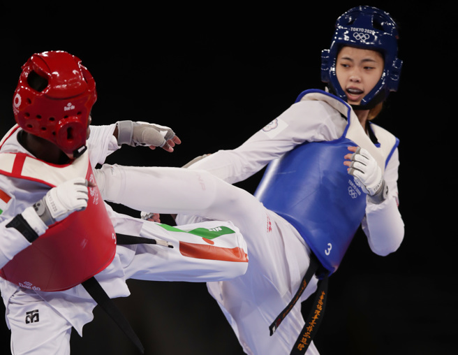 罗嘉翎（右）在东京奥运拿下铜牌。（季志翔摄）